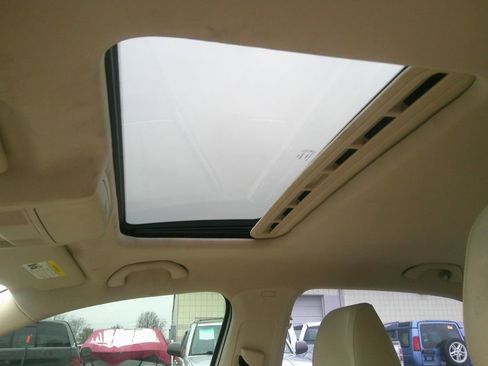 Used 2013 Volkswagen Passat TDI SE image 14