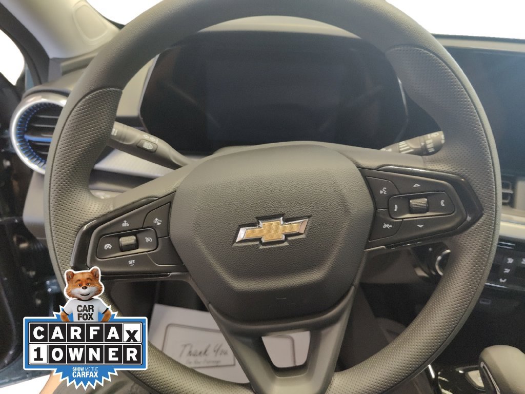 Used 2025 Chevrolet Trax LT FWD image 15