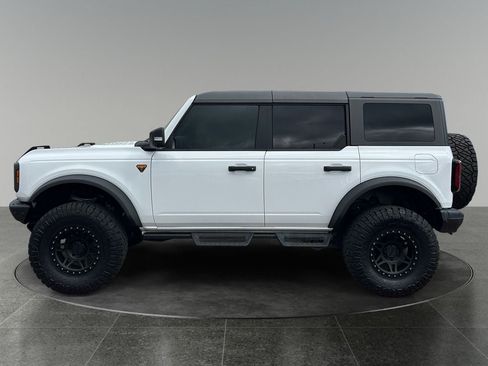 Used 2023 Ford Bronco Badlands w/ Sasquatch Package AWD/4WD image 5