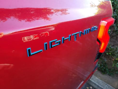 Used 2025 Ford F150 Lightning XLT image 7