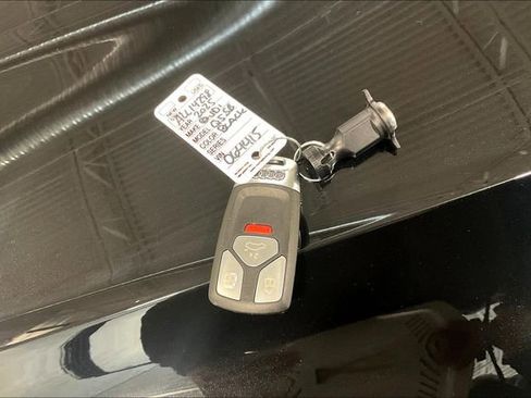 Certified 2025 Audi Q5 2.0T Premium image 11