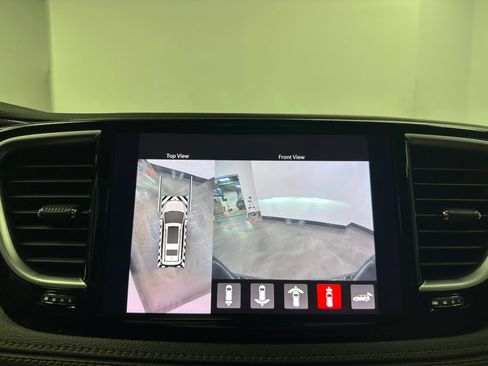 Used 2022 Chrysler Pacifica Pinnacle image 65