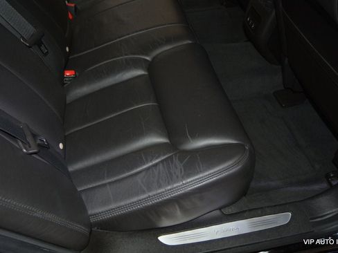 Used 2010 Cadillac DTS Premium w/ Driver Awareness Package image 28