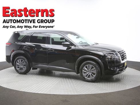 Used 2024 Nissan Pathfinder S image 47