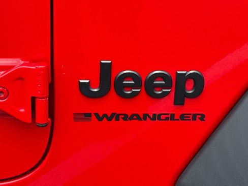 Used 2024 Jeep Wrangler Unlimited Sport AWD/4WD image 8
