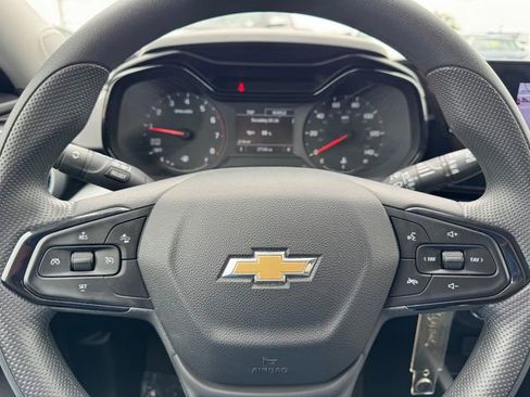 Certified 2025 Chevrolet Trax LS FWD image 23