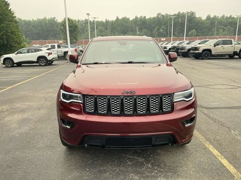 Used 2021 Jeep Grand Cherokee Laredo X AWD/4WD image 30