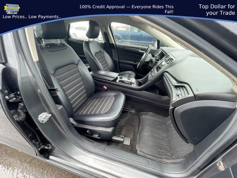 Used 2018 Ford Fusion SE w/ Equipment Group 201A image 7