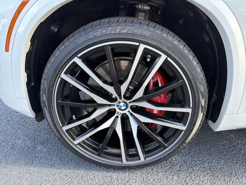 Used 2021 BMW X5 M50i AWD/4WD image 9