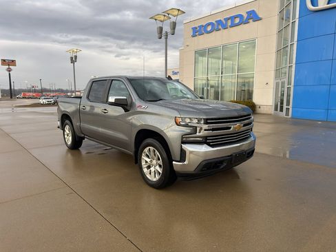 Used 2020 Chevrolet Silverado 1500 LT w/ All-Star Edition image 3