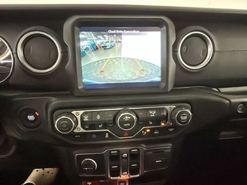 Used 2022 Jeep Wrangler Unlimited Rubicon 4xe w/ Cold Weather Group AWD/4WD image 24
