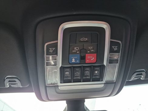 Used 2019 RAM 1500 Laramie AWD/4WD image 37