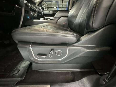 Used 2020 Ford Expedition Platinum AWD/4WD image 18