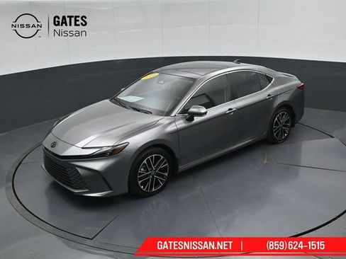 Used 2025 Toyota Camry XLE AWD/4WD image 51