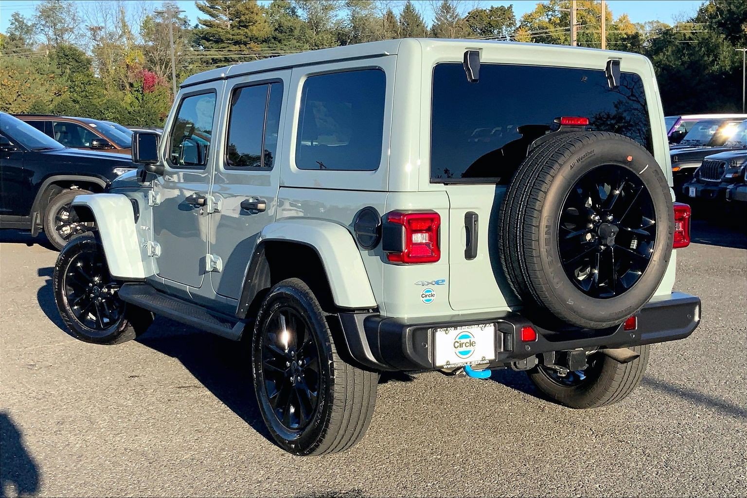 Certified 2024 Jeep Wrangler Unlimited Sahara w/ Safety Group AWD/4WD image 11