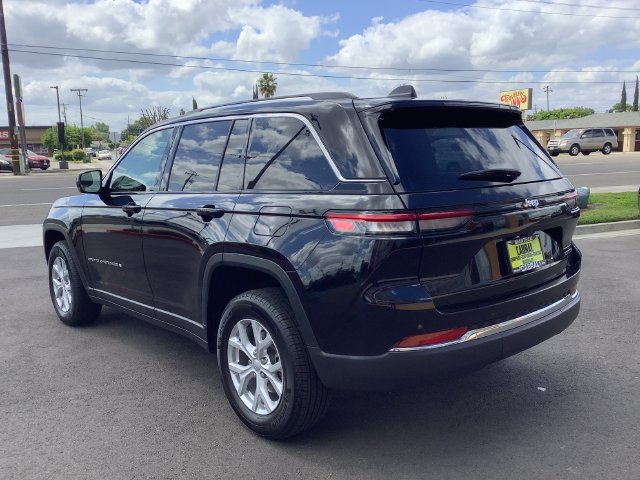 Used 2024 Jeep Grand Cherokee Limited RWD image 22