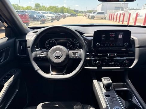Used 2024 Nissan Pathfinder Rock Creek AWD/4WD image 30