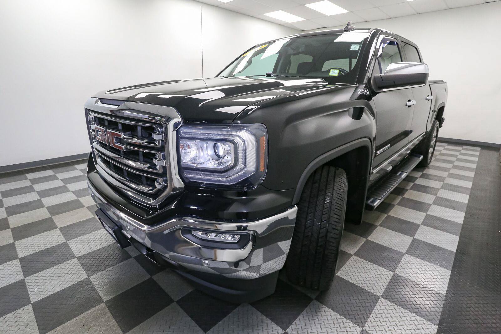 Used 2018 GMC Sierra 1500 SLT w/ SLT Premium Package AWD/4WD image 4