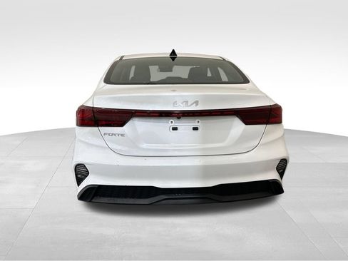 Used 2024 Kia Forte LXS FWD image 4