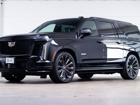 Used 2025 Cadillac Escalade ESV V AWD/4WD image 3