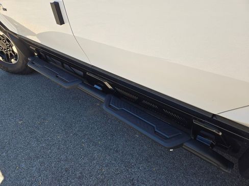 New 2025 GMC Hummer EV 2X w/ Extreme Off-Road Package image 21