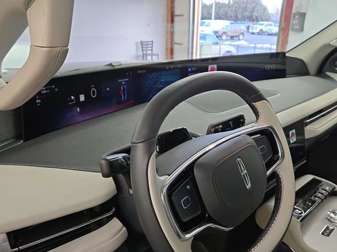 New 2025 Lincoln Navigator L Reserve image 28