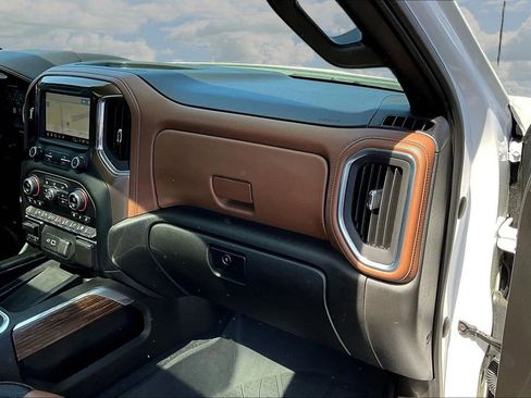 Used 2022 Chevrolet Silverado 1500 High Country w/ Technology Package image 29