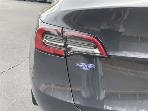 Used 2025 Tesla Model Y Long Range image 31