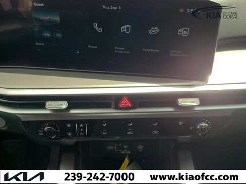 Certified 2025 Kia Sorento LX FWD image 19