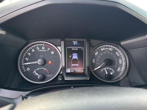 Used 2021 Toyota Tacoma TRD Off-Road image 20