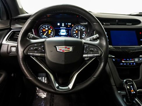 Used 2022 Cadillac XT6 Premium Luxury w/ Technology Package FWD image 15
