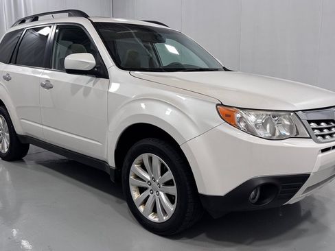 Used 2013 Subaru Forester 2.5X Premium w/ All-Weather Plus Pkg AWD/4WD image 3
