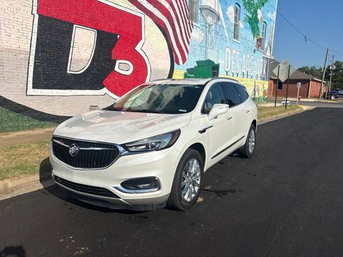 Used 2018 Buick Enclave Premium w/ Experience Buick Package FWD image 1