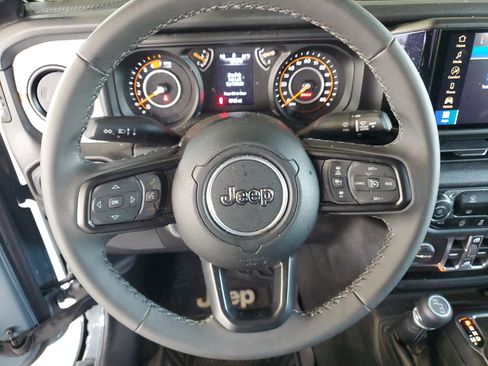 Used 2025 Jeep Wrangler Unlimited Sport AWD/4WD image 23