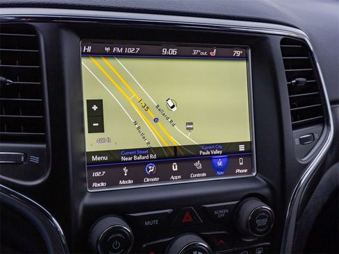 Used 2018 Jeep Grand Cherokee Laredo image 34