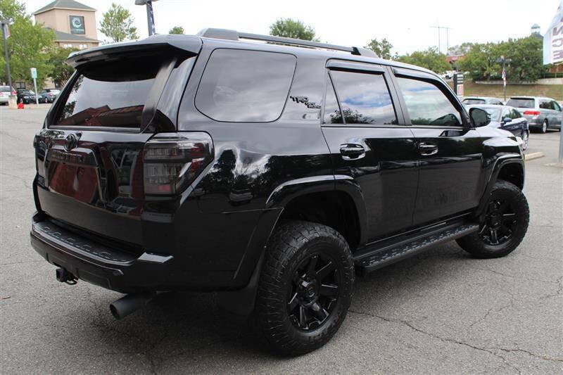 Used 2020 Toyota 4Runner TRD Off-Road Premium AWD/4WD image 5
