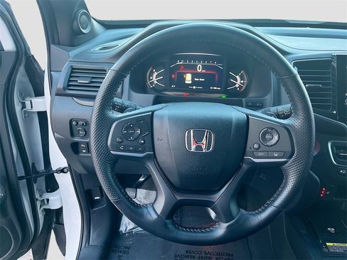 Used 2024 Honda Passport TrailSport image 11