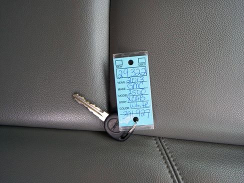 Used 2013 GMC Sierra 2500 W/T image 26