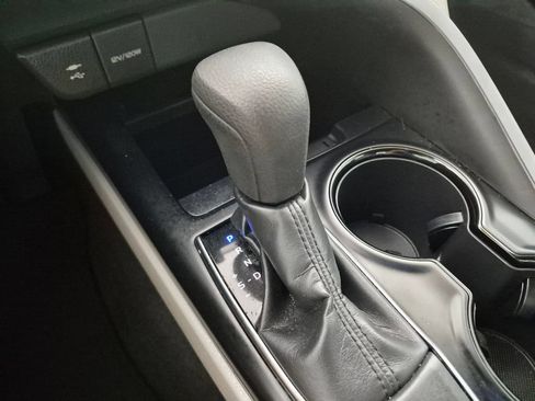 Used 2019 Toyota Camry LE w/ Convenience Package FWD image 17