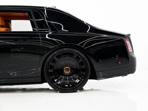 Used 2024 Rolls-Royce Phantom Sedan w/ The Phantom Package RWD image 23
