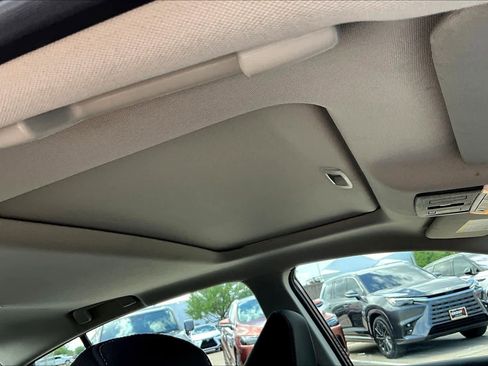 Used 2024 Nissan Altima 2.5 SV w/ SV Premium Package image 14