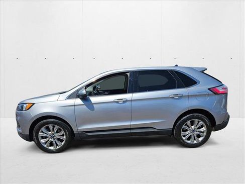 Used 2022 Ford Edge Titanium image 9