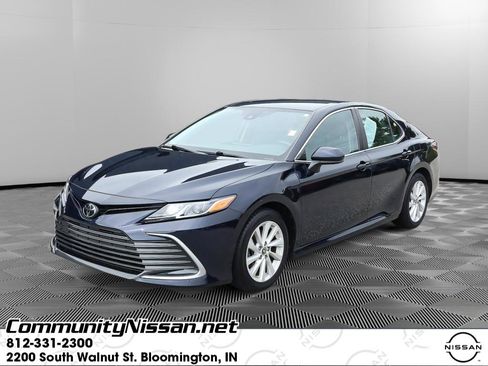 Used 2022 Toyota Camry LE FWD image 1