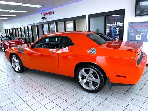 Used 2009 Dodge Challenger R/T RWD image 3