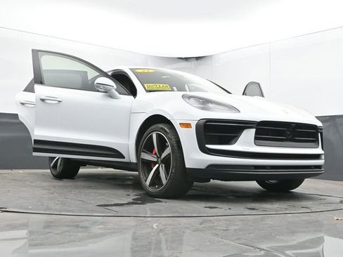 Used 2023 Porsche Macan S AWD/4WD image 65