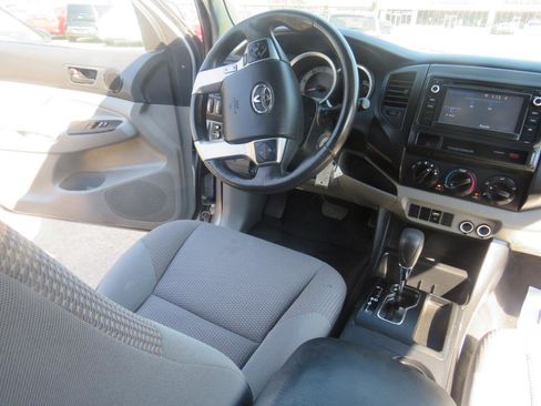 Used 2015 Toyota Tacoma PreRunner w/ Convenience Package RWD image 20