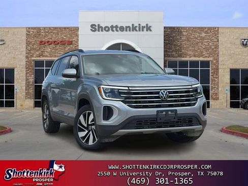 Used 2026 Volkswagen Atlas SE FWD image 1