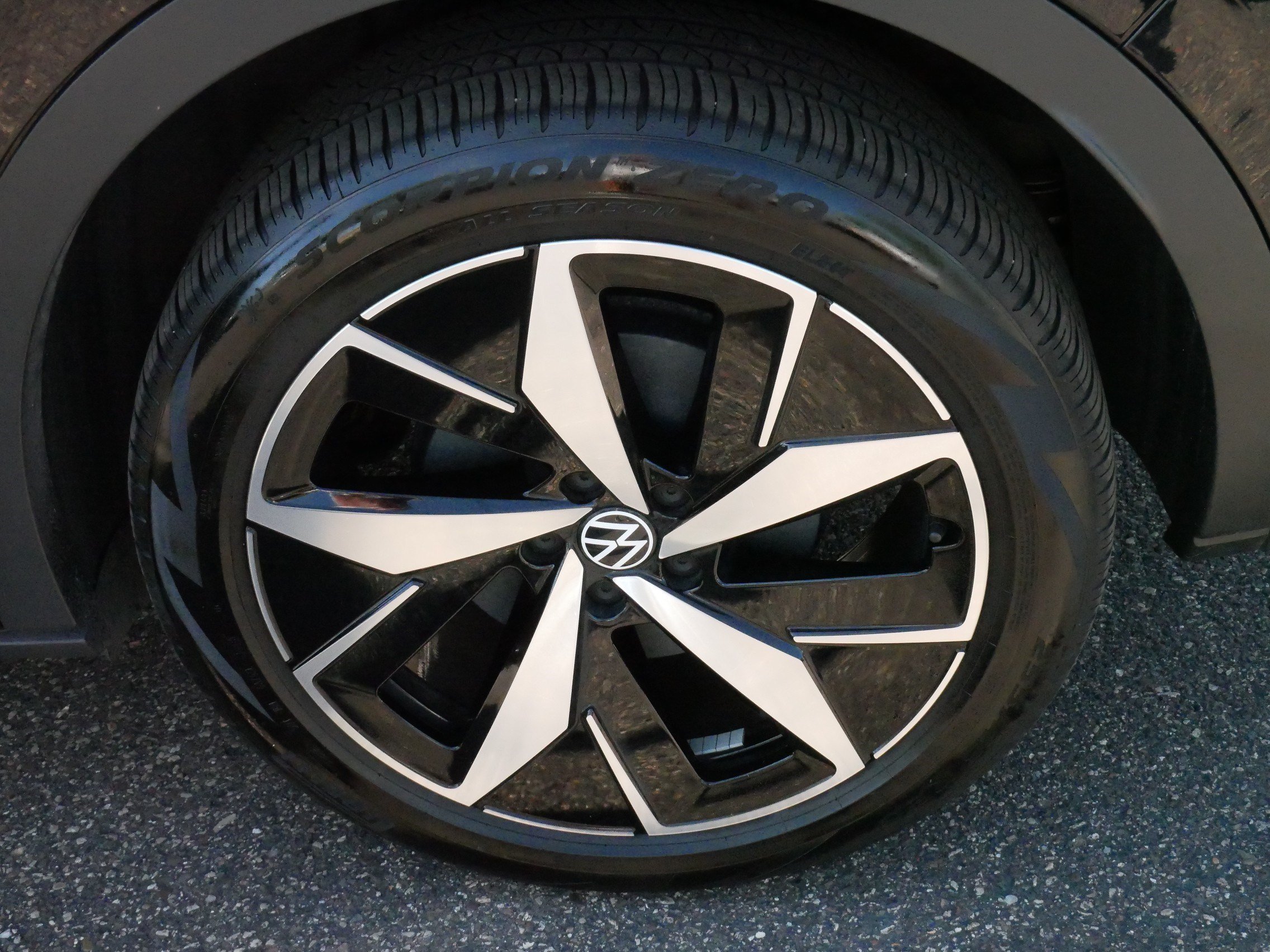 Used 2025 Volkswagen ID.4 Pro S AWD/4WD image 15