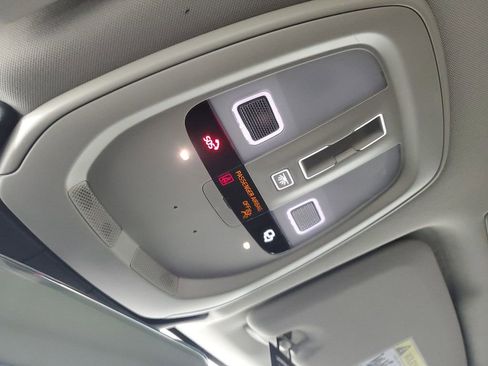 Certified 2025 Volvo XC60 B5 Core image 36