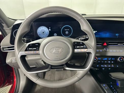 Certified 2024 Hyundai Elantra SEL w/ Convenience Package image 14